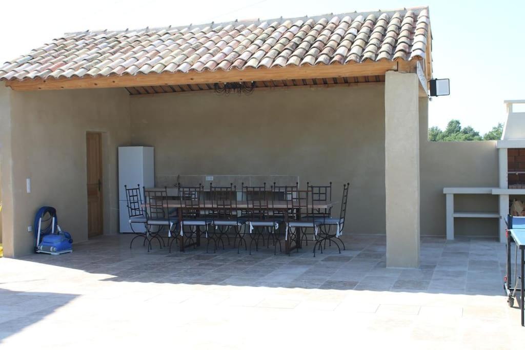 Mas En Campagne Mallemort Exterior foto
